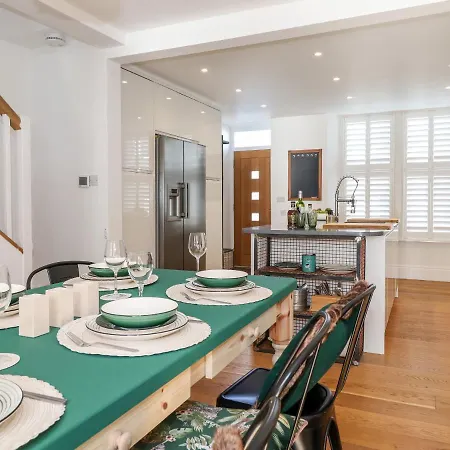 2 Alexandra Road Windermere