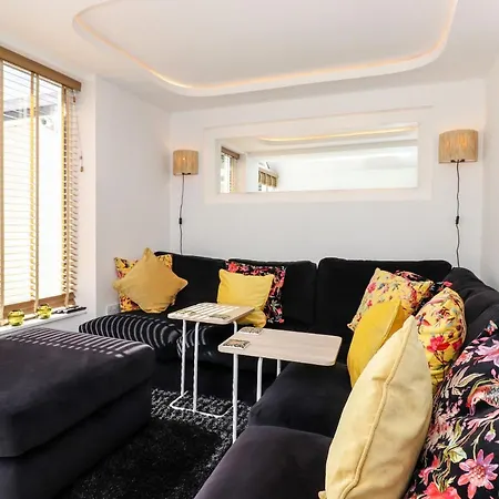 2 Alexandra Road Windermere