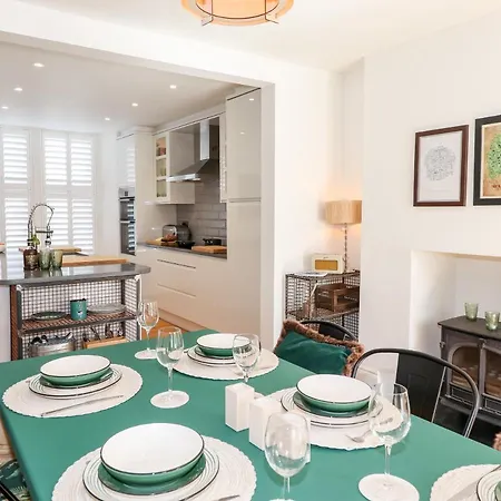 2 Alexandra Road Windermere